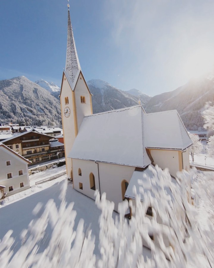 Two years ago I decided to try something new and downloaded an FPV flightsimulator. On the first day I spent 9 hours trying to figure out how to keep the drone in the air for longer then 15sec. 🤣 It was frustrating but I got absolutely hooked. A couple months later after uncountable hours on the simulator I decided to buy a real FPV Drone. Back then it was still analog, not digital and you couldn’t see anything through the goggles. Who can relate? I crashed on a daily basis but with the help of my friends @redfux_fpv & @arnonymo I quickly learned how to repair the drones and with every crash my skills improved. Now two years later I can finally share my first FPV Reel with you guys. It might not be the best out there but I definitely enjoyed the journey. Also big thanks to all my friends who joined me on the flights and to the clients who believed in my skills (lol) 😬Also big thanks to my buddy @olihackl @ohmediaagency for helping me shoot the intro.Thanks to:@solidshot_ @villapadiernagolfclub @murhof_gruppe @wow_hungary #fpv #mavicmini #mavicair #mavicpro #djifpv #filmmkrs #teamblacksheep #tbs #crossfire #fpvreel #droneoftheday #beautifuldestinations #cinewhoop #cinelifter #rotoriot #fromwhereidrone